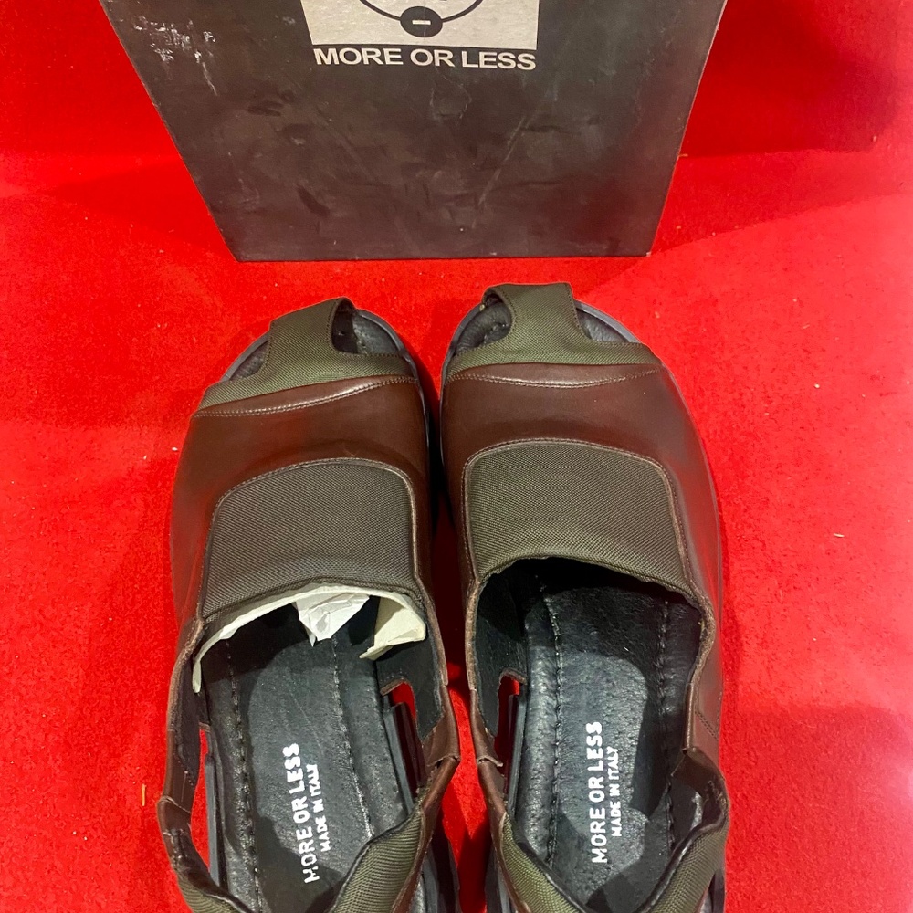 Men's Brown Leather Slip-On Sandals - Picture 8 of 9